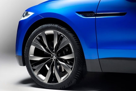 Tìm hiểu C-X17 concept – chiếc SUV đầu tiên của Jaguar - 5 Tìm hiểu C-X17 concept – chiếc SUV đầu tiên của Jaguar